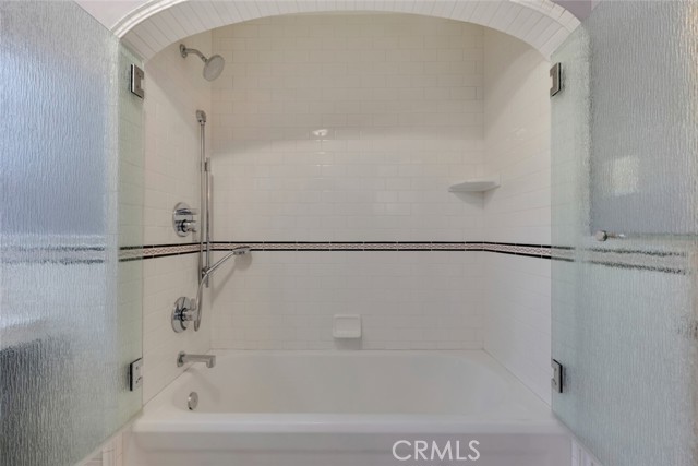 Image 22 of 57 For 3760 Dover Street