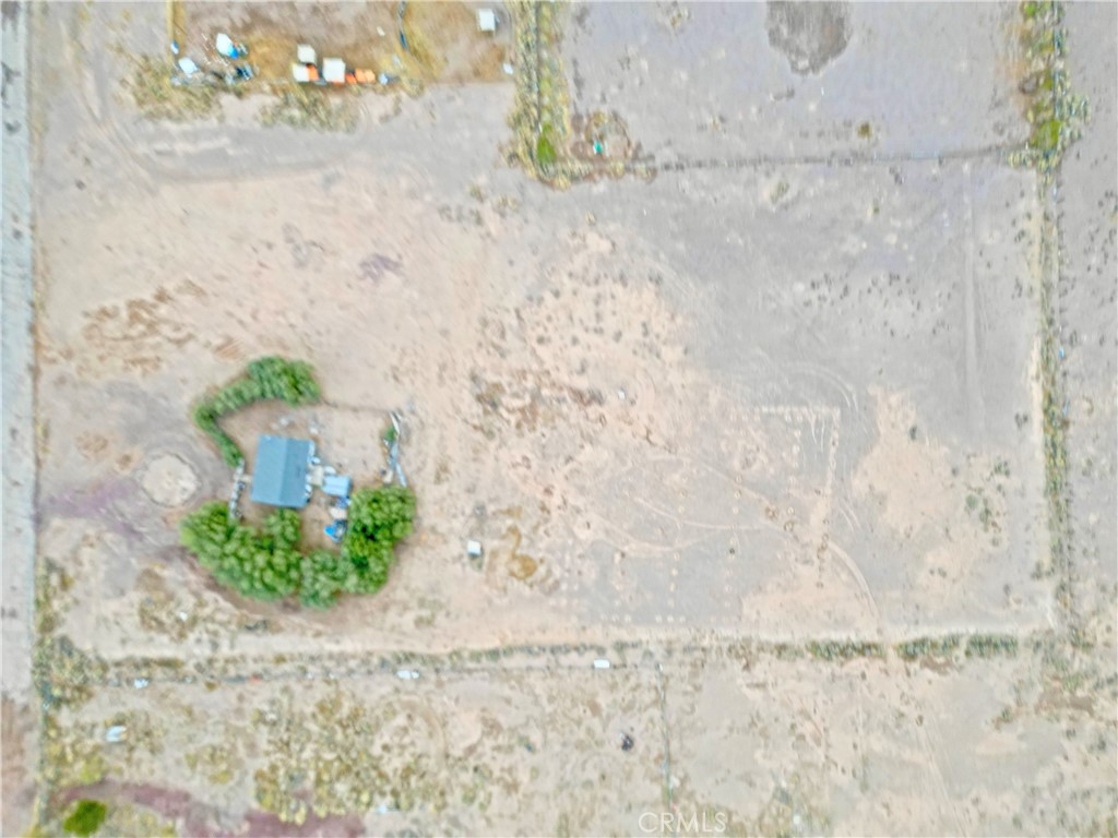 https://media.crmls.org/medias/25891520-d02f-4b41-8859-d2b20febeaf5.jpg?preset=X-Large