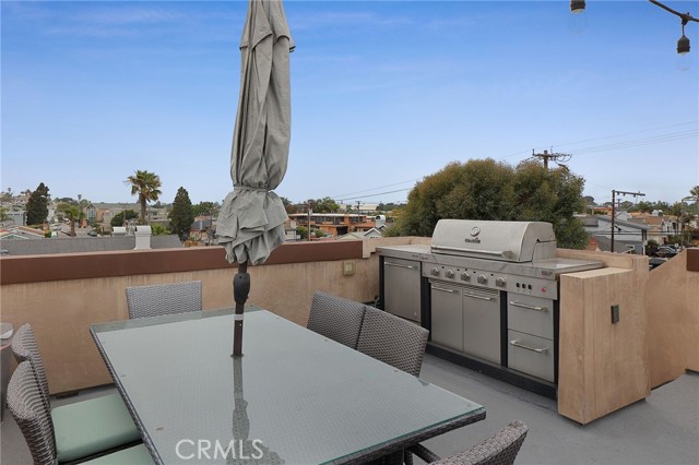 2025 Prospect Avenue, Hermosa Beach CA: https://media.crmls.org/medias/25899ccd-2f55-466d-b03e-556812bc999b.jpg