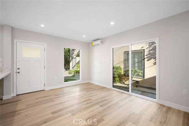 Detail Gallery Image 5 of 14 For 417 Riverdale Dr 415c,  Glendale,  CA 91204 - 1 Beds | 1 Baths