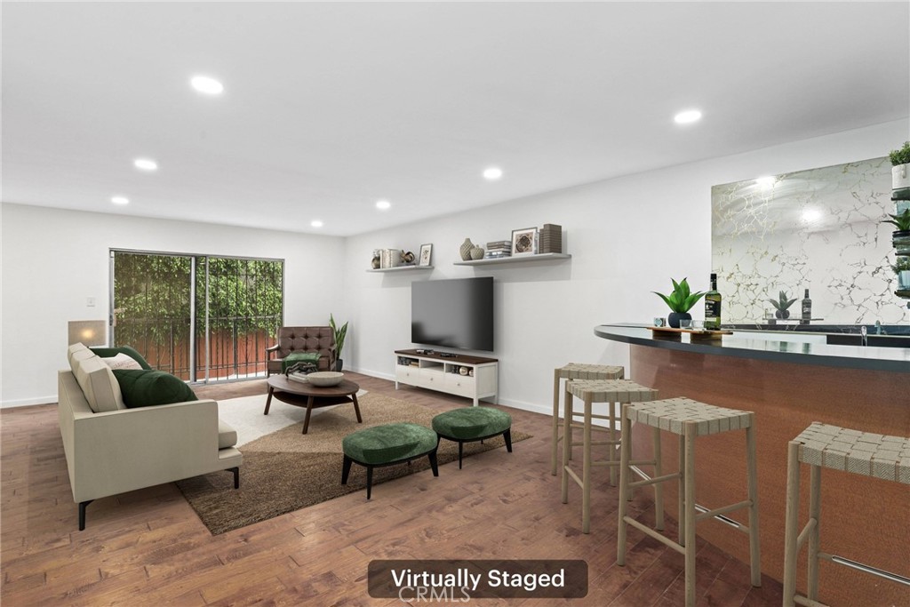 1045 N Kings Road #105