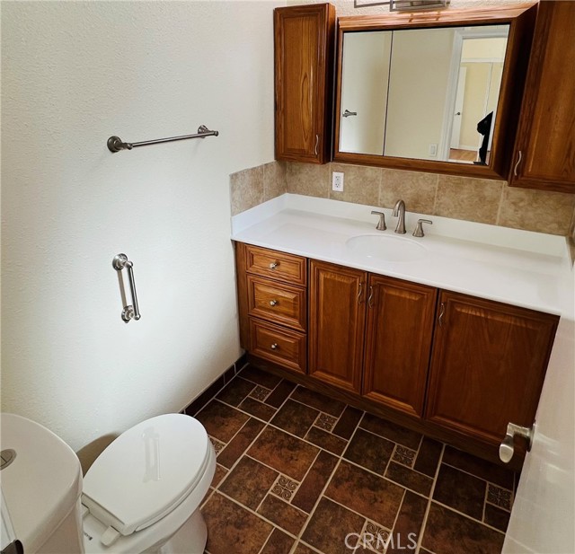 Detail Gallery Image 17 of 24 For 604 E 220th St #12,  Carson,  CA 90745 - 3 Beds | 2/1 Baths
