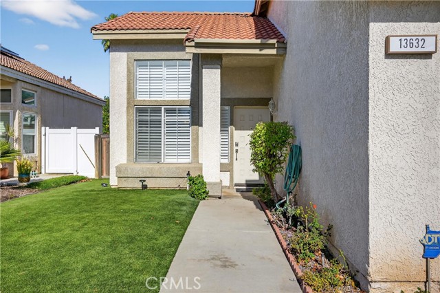 Detail Gallery Image 5 of 37 For 13632 Kings Canyon Ct, Fontana,  CA 92336 - 4 Beds | 2/1 Baths