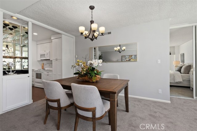 540 Kelton Avenue, Los Angeles CA: https://media.crmls.org/medias/258cc4f5-4a9a-4991-9d8e-34ee25399ac0.jpg