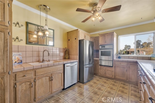 13406 Lancelot Avenue, Norwalk CA: https://media.crmls.org/medias/258ce2ef-a569-4959-809b-e54d2c5ca004.jpg