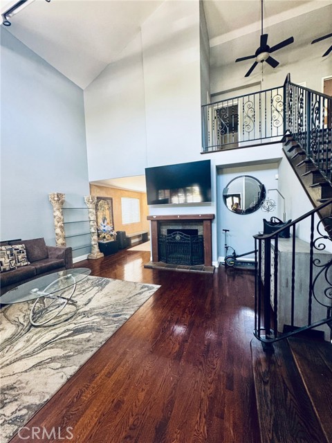 Detail Gallery Image 2 of 7 For 4826 Faculty Ave, Long Beach,  CA 90808 - 5 Beds | 4 Baths