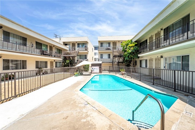 3430 Elm Avenue, Long Beach CA: https://media.crmls.org/medias/258eb445-2835-4f9e-a394-22d5a888236b.jpg