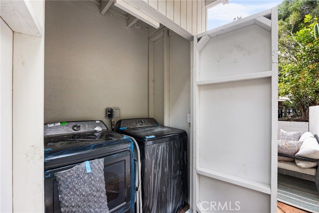 8010 Padre Lane, Los Angeles CA: https://media.crmls.org/medias/258fb0c6-aa8c-4b9a-8c4a-da0c6bc2fb02.jpg