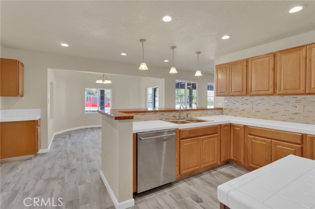 Detail Gallery Image 15 of 68 For 10298 Custer Ave, Lucerne Valley,  CA 92356 - 5 Beds | 2/1 Baths