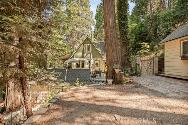 655 Cottage Grove Drive, Lake Arrowhead, CA 92352