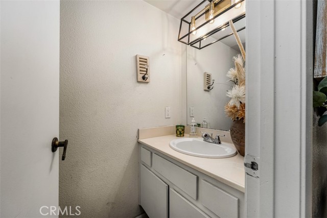 Detail Gallery Image 11 of 30 For 2502 N Tustin #C,  Santa Ana,  CA 92705 - 3 Beds | 2/1 Baths
