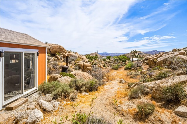 Detail Gallery Image 37 of 62 For 56833 Oakwood, Yucca Valley,  CA 92284 - 2 Beds | 2/1 Baths