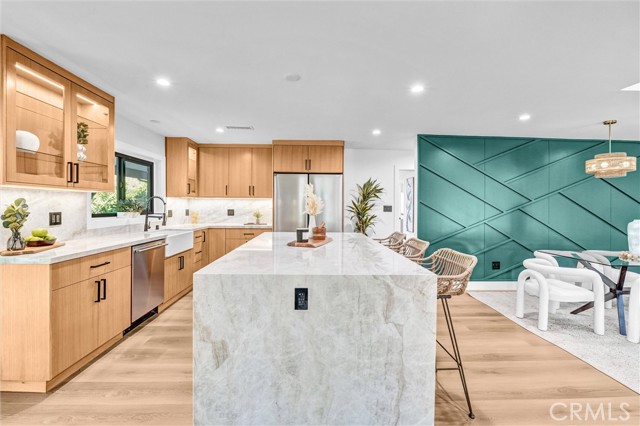 Front Image Thumbnail for CRSR25162312