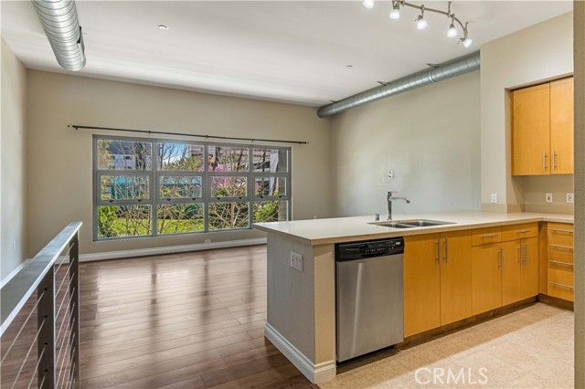 133 The Promenade N, Long Beach CA: https://media.crmls.org/medias/2593b672-fc49-4e6c-b35a-5193cf4fbfde.jpg