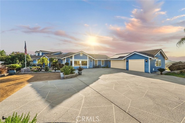 Image 14 of 75 For 40115 Via Cordova