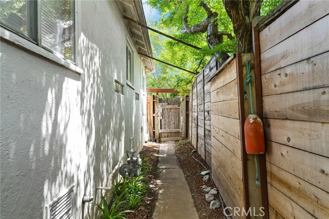 466 E 2nd Avenue, Chico CA: https://media.crmls.org/medias/2593bc59-8d64-429d-a2ea-ff1afbf5ca3e.jpg