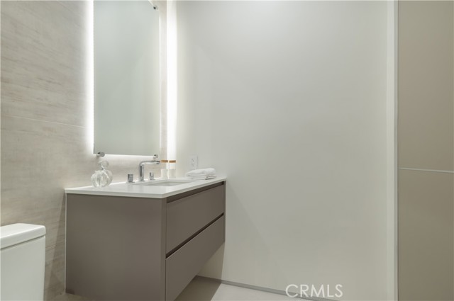 627 N Vista Street, Los Angeles CA: https://media.crmls.org/medias/25948167-5ee0-423a-a84f-b3f21554708f.jpg