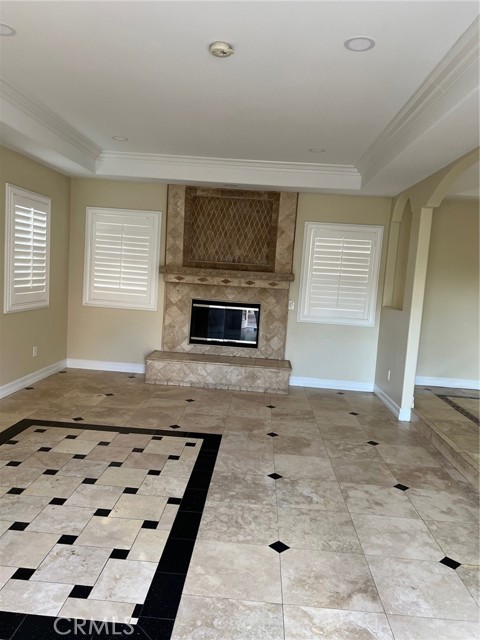 Detail Gallery Image 5 of 14 For 9326 Bunny Ln, Fontana,  CA 92335 - 4 Beds | 3 Baths