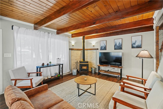 Detail Gallery Image 9 of 45 For 43032 Sunset Dr, Big Bear Lake,  CA 92315 - 3 Beds | 3 Baths
