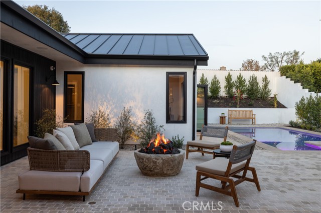 Detail Gallery Image 8 of 50 For 1524 Dolphin Ter, Corona Del Mar,  CA 92625 - 3 Beds | 3/1 Baths