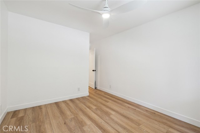 17000 Burbank Boulevard, Encino CA: https://media.crmls.org/medias/2596230d-826e-4afb-ab5b-7a2e11784b98.jpg