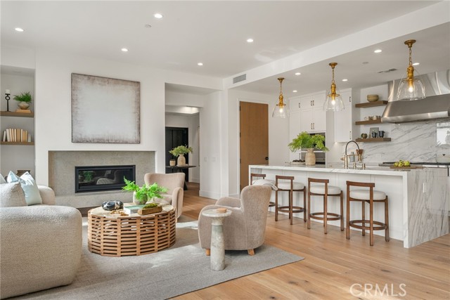 Front Image Thumbnail for CROC25252199