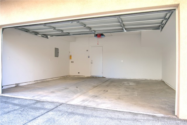 6522 Brynhurst Ave, Los Angeles CA: https://media.crmls.org/medias/2597cf59-e9f4-410a-b006-42e908dcf4bb.jpg