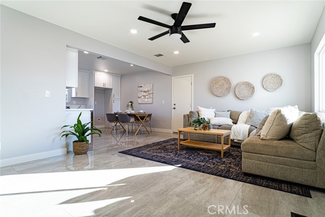 Detail Gallery Image 8 of 35 For 5509 Bonnie St, San Bernardino,  CA 92404 - 4 Beds | 2 Baths