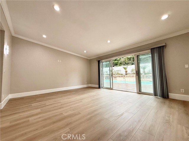 Detail Gallery Image 58 of 73 For 24204 Calvert, Woodland Hills,  CA 91367 - 6 Beds | 3 Baths