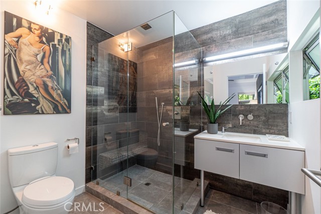 541 1st Street, Manhattan Beach, California 90266, 2 Bedrooms Bedrooms, ,2 BathroomsBathrooms,Residential,Sold,1st,SB23123581