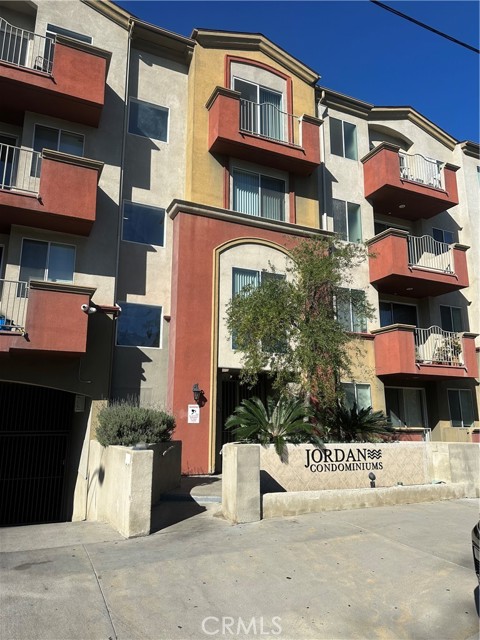 Detail Gallery Image 23 of 23 For 7551 Jordan #408,  Canoga Park,  CA 91303 - 3 Beds | 3 Baths