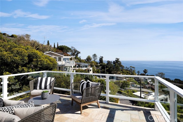 Detail Gallery Image 42 of 48 For 2163 Crestview Dr, Laguna Beach,  CA 92651 - 3 Beds | 2/1 Baths