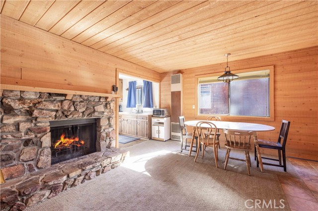 Detail Gallery Image 3 of 14 For 269 Imperial, Sugarloaf,  CA 92386 - 1 Beds | 1 Baths