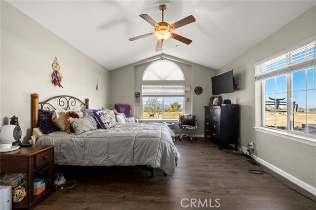 Detail Gallery Image 20 of 63 For 9259 Sierra Hwy, Agua Dulce,  CA 91390 - 4 Beds | 4 Baths