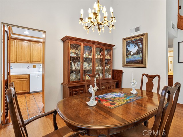 10634 Deering Avenue photo 13