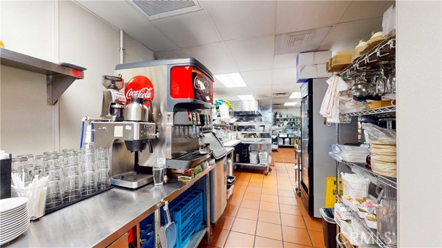 3630 E Slauson Avenue, Maywood CA: https://media.crmls.org/medias/259c0f2a-fc6b-43f9-a26a-98a040b7349b.jpg
