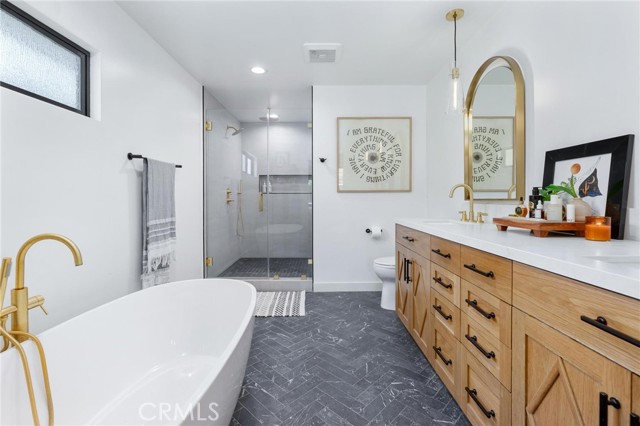 Detail Gallery Image 25 of 59 For 1707 10th St, Manhattan Beach,  CA 90266 - 4 Beds | 2/2 Baths