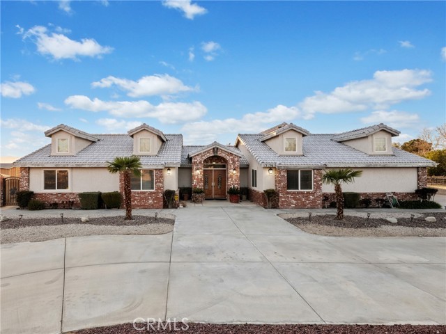 13136 Tawya Road, Apple Valley CA: https://media.crmls.org/medias/259cc51c-09e2-4c1a-ab01-dbd27e31436e.jpg