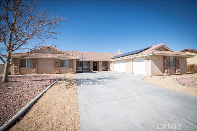 13436 Havasu Road, Apple Valley CA: https://media.crmls.org/medias/259d13e0-4d9f-455b-aaaf-7a0c1e3e921a.jpg
