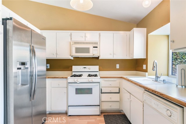 Detail Gallery Image 7 of 17 For 6732 Plum Way, Rancho Cucamonga,  CA 91739 - 3 Beds | 2 Baths