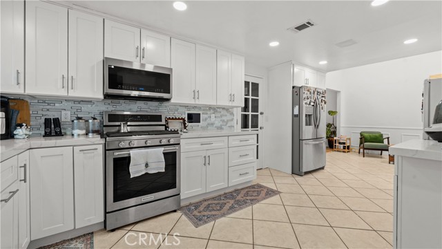 Image 18 of 31 For 28140 Tambora Drive