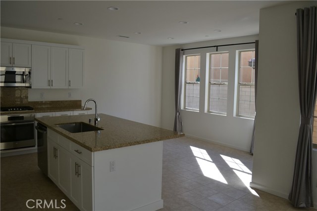 90 Lavender, Lake Forest CA: https://media.crmls.org/medias/259dbece-2527-4e2a-98ee-6b1736e43d64.jpg