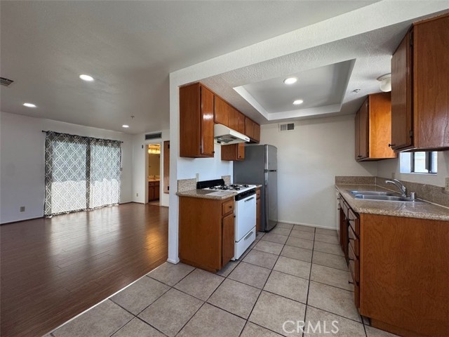 Detail Gallery Image 10 of 11 For 77 N Holliston Ave, Pasadena,  CA 91106 - 1 Beds | 1 Baths