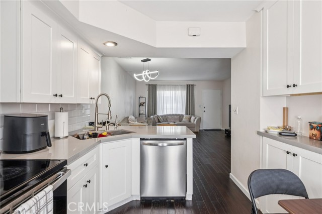 Detail Gallery Image 8 of 27 For 312 N Louise St #210,  Glendale,  CA 91206 - 2 Beds | 2 Baths