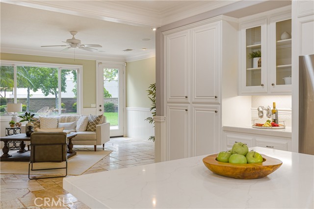 3669 Strata Drive, Carlsbad CA: https://media.crmls.org/medias/259e53f6-b36d-4f54-96ee-87ff20d66a14.jpg