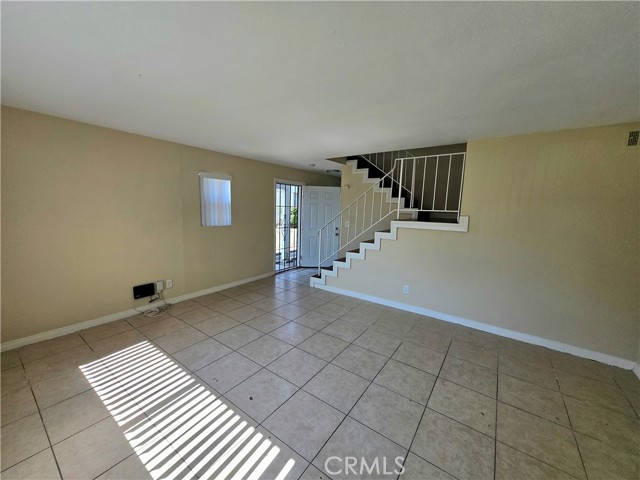 Detail Gallery Image 5 of 17 For 308 N Camellia Ave #B,  Ontario,  CA 91762 - 2 Beds | 1/1 Baths