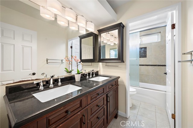 Detail Gallery Image 17 of 50 For 32163 Fall River Rd, Rancho Santa Margarita,  CA 92679 - 5 Beds | 3 Baths