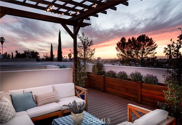 Image 44 of 53 For 734 Parkman