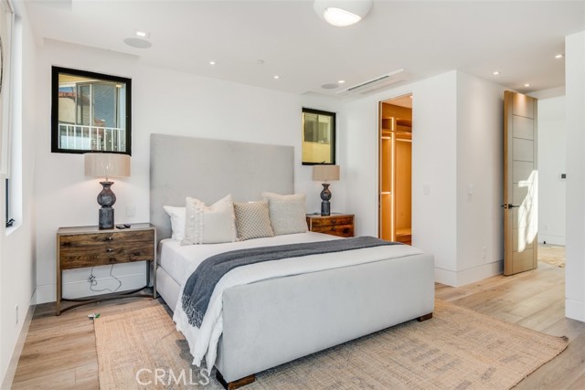 200 40th Street, Manhattan Beach, California 90266, 4 Bedrooms Bedrooms, ,4 BathroomsBathrooms,Residential,Sold,40th,SB22010624