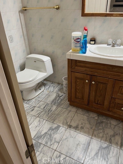 Detail Gallery Image 8 of 8 For 12265 Caladre, Downey,  CA 90242 - 3 Beds | 2 Baths